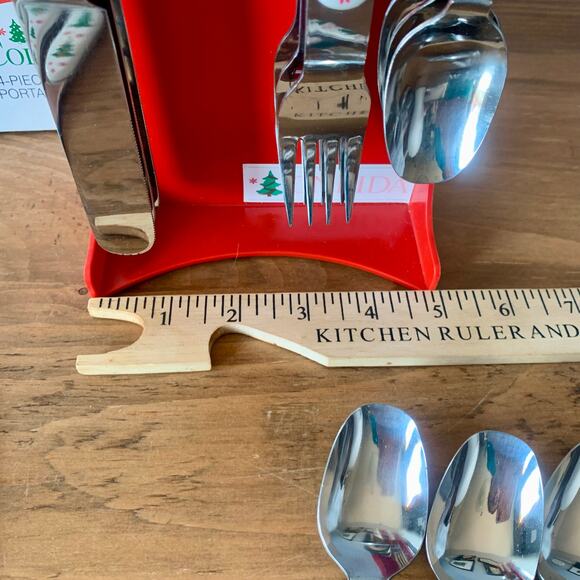 Oneida Colormates Holiday Christmas Tree 24 Piece Set Stainless Silverware Caddy - Picture 8 of 15